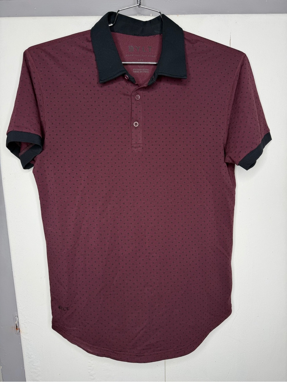 BYLT Men’s Drop Cut S/S Lux Polo in Maroon and Black Polkadot Size Small